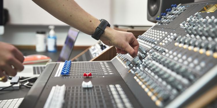 electronic music mixing desk