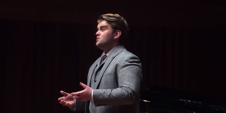 Guildhall singer performs in Songs at Six with piano accompanist