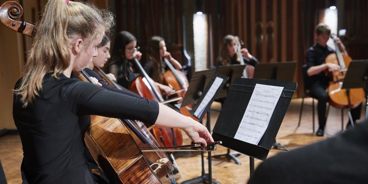 Junior Guildhall cellists