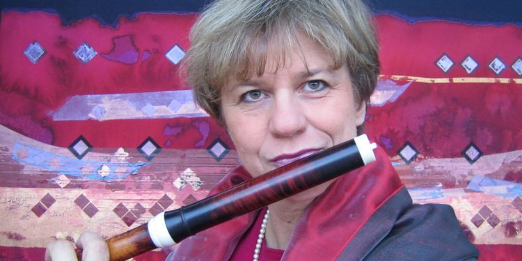 Linde Brunmayr playing her flute