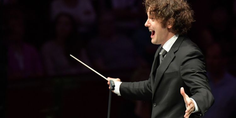 Conductor Nicholas Collon in action