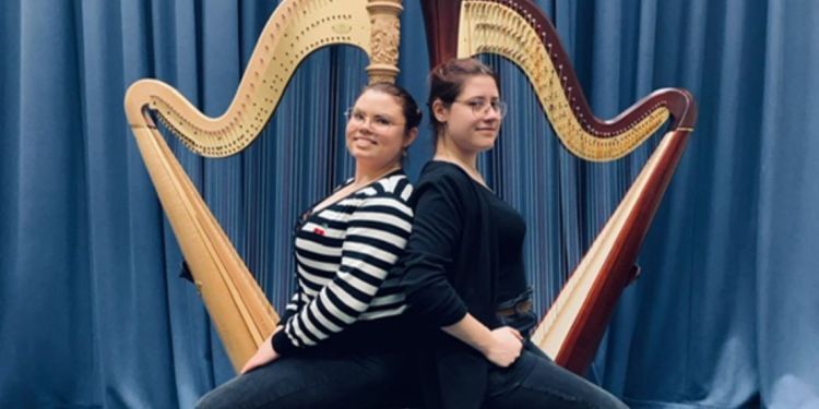 Guildhall School harpists Emilia Agajew and Vanessa Wagner 