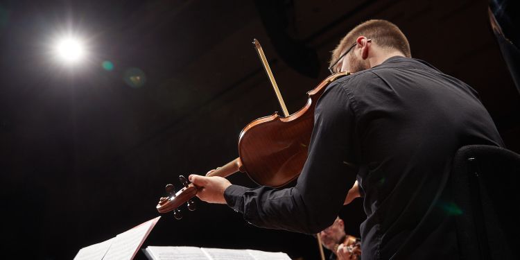 Guildhall School violin player (c) Paul Cochrane