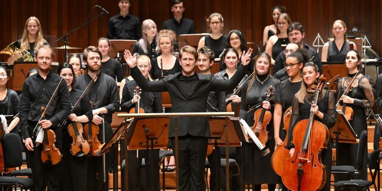 Joshua Weilerstein & Guildhall Chamber Orchestra
