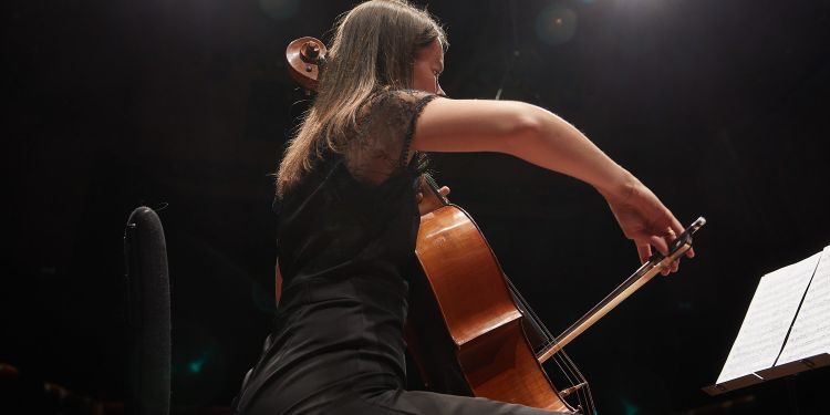 Guildhall cello player
