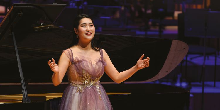 Seohyun Go performing in Gold Medal final