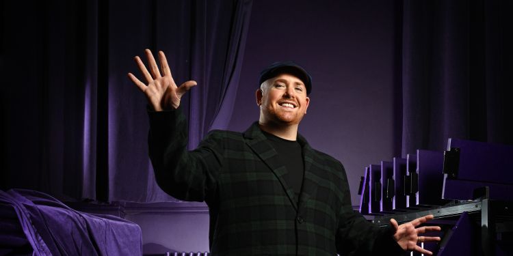 Nicky Spence portrait