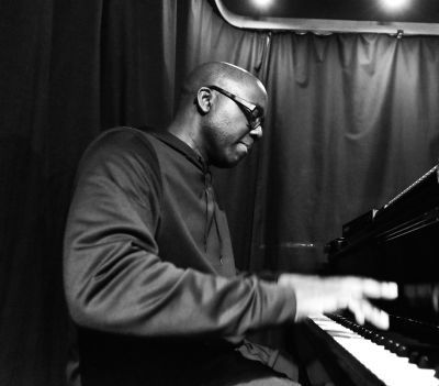 Robert Mitchell photo by Alexis Maryon